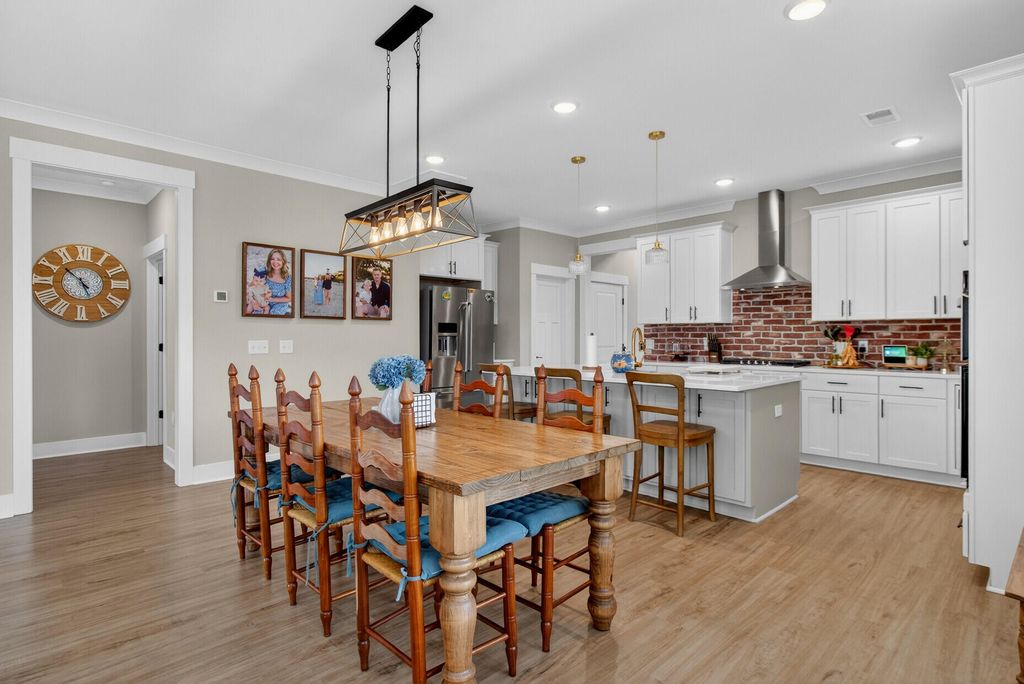 Image 12 of property listing at 105 Edisto Crossing Court, Ridgeville, SC 29472