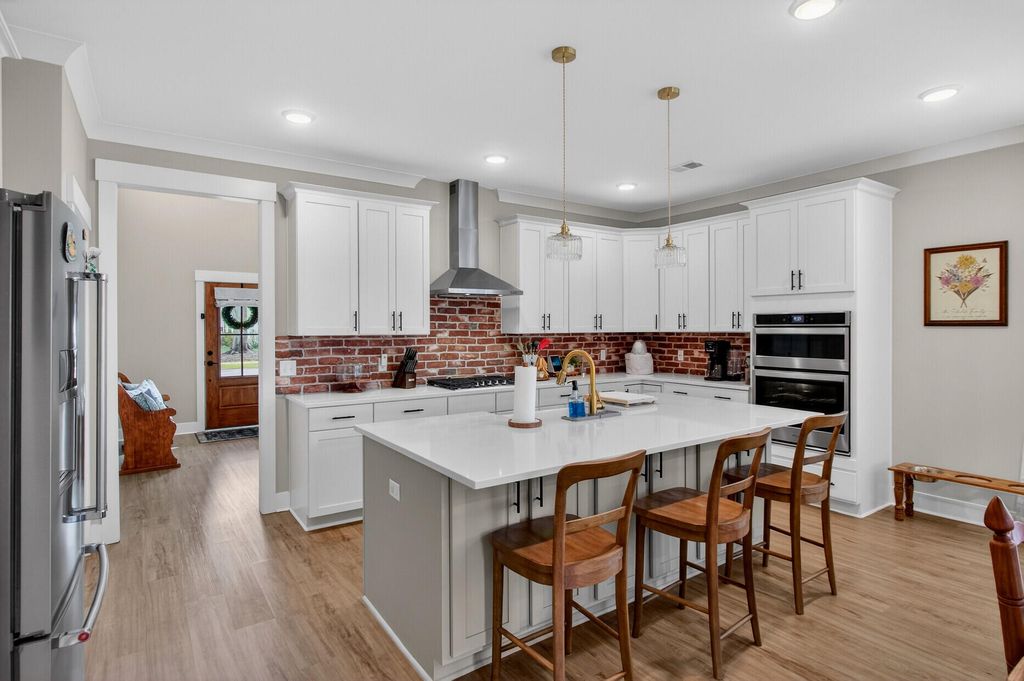 Image 14 of property listing at 105 Edisto Crossing Court, Ridgeville, SC 29472