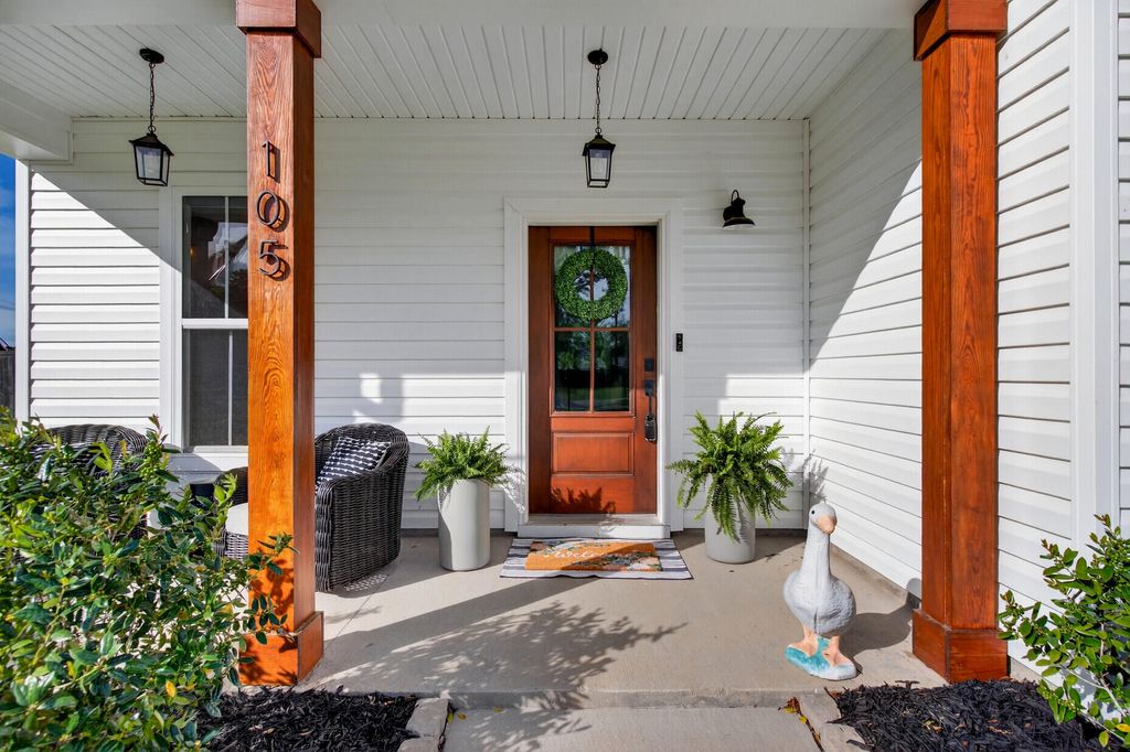 Image 3 of property listing at 105 Edisto Crossing Court, Ridgeville, SC 29472