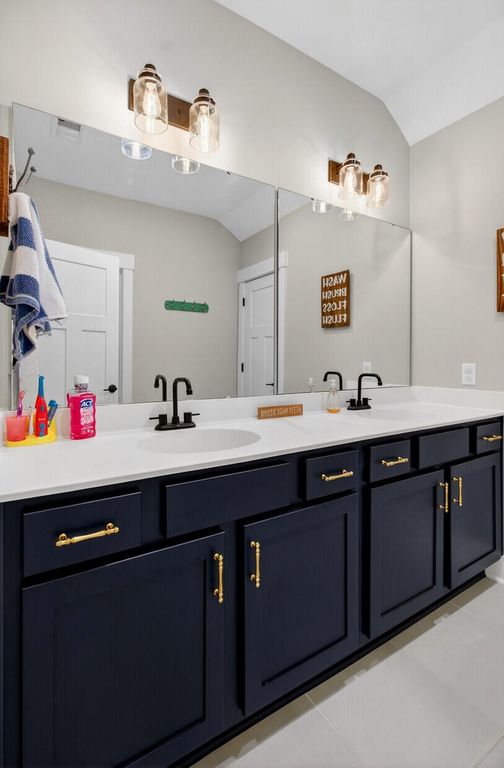 Image 33 of property listing at 105 Edisto Crossing Court, Ridgeville, SC 29472