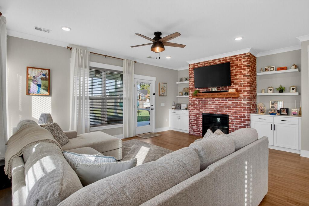 Image 8 of property listing at 105 Edisto Crossing Court, Ridgeville, SC 29472