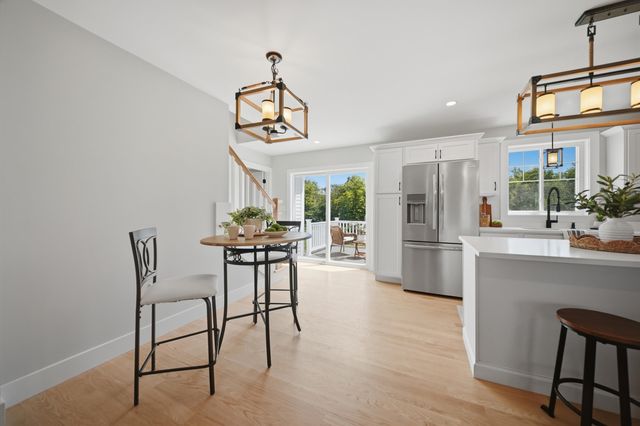 8 Robin Way 7, Chester, NH 03036