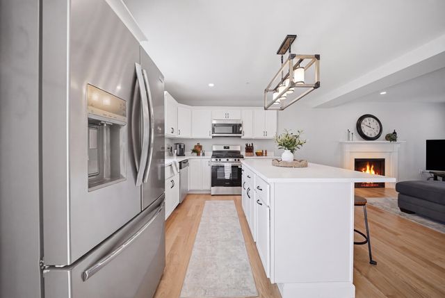 8 Robin Way 7, Chester, NH 03036