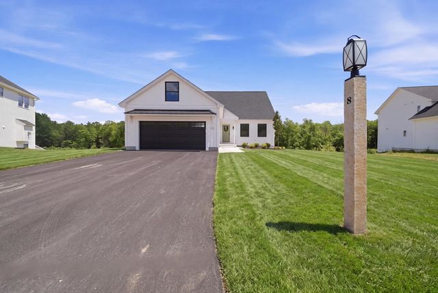 8 Robin Way 7, Chester, NH 03036