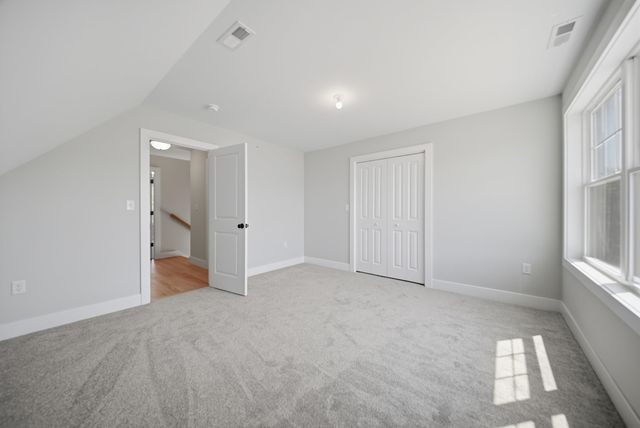 8 Robin Way 7, Chester, NH 03036