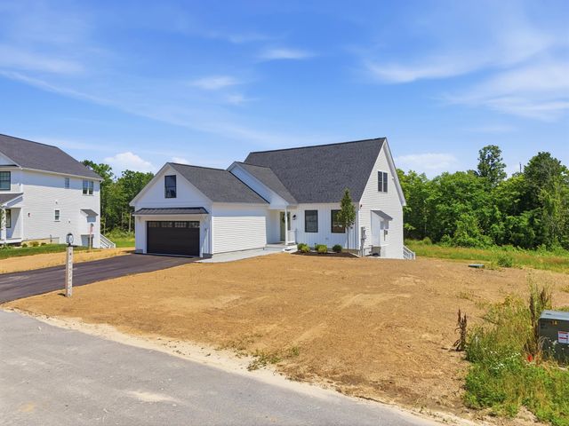 8 Robin Way 7, Chester, NH 03036