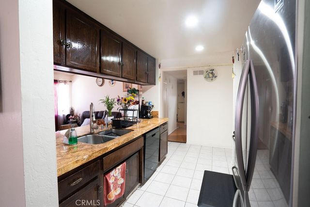 37406 3rd E, Palmdale, CA 93550