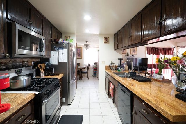 37406 3rd E, Palmdale, CA 93550