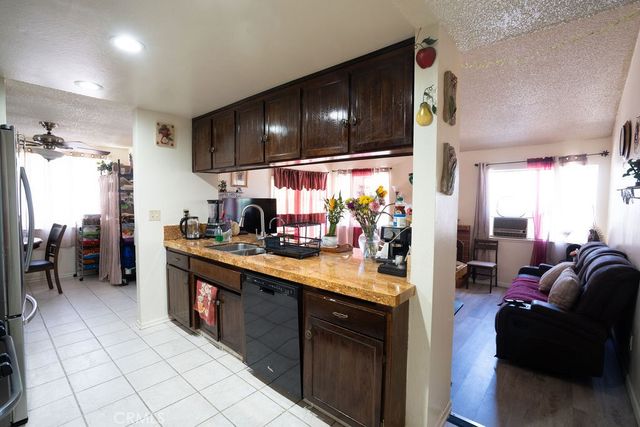 37406 3rd E, Palmdale, CA 93550