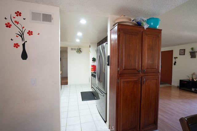 37406 3rd E, Palmdale, CA 93550