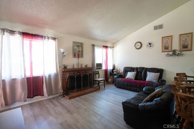 37406 3rd E, Palmdale, CA 93550