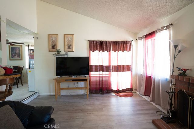 37406 3rd E, Palmdale, CA 93550