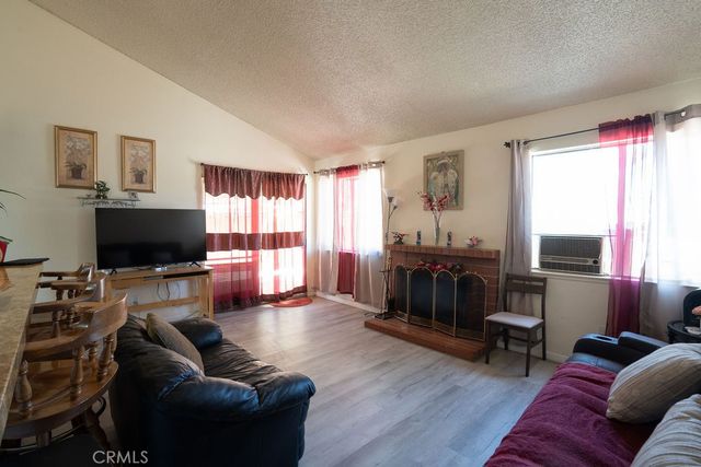 37406 3rd E, Palmdale, CA 93550