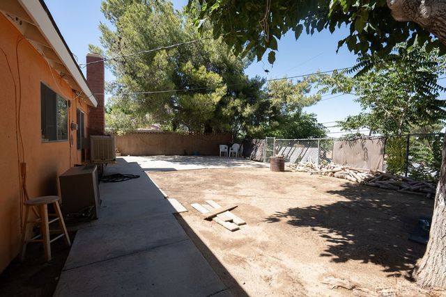 37406 3rd E, Palmdale, CA 93550