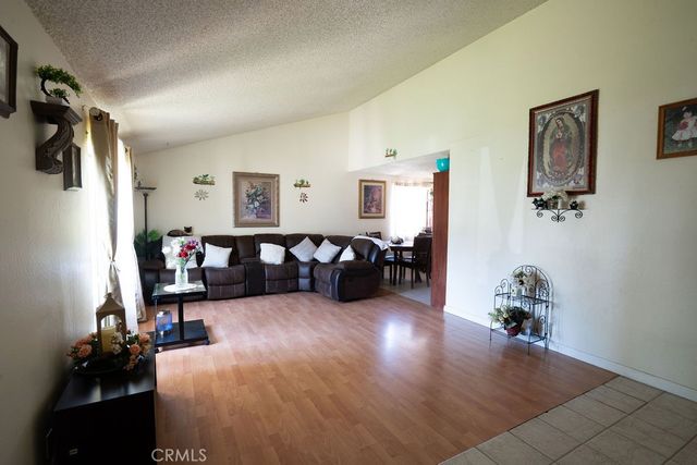 37406 3rd E, Palmdale, CA 93550