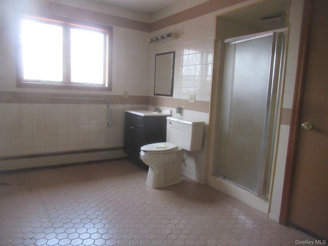 64 Hillside View Road, Mahopac, NY 10541