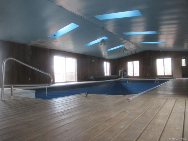 64 Hillside View Road, Mahopac, NY 10541