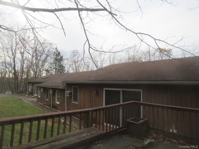64 Hillside View Road, Mahopac, NY 10541