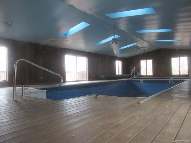 64 Hillside View Road, Mahopac, NY 10541