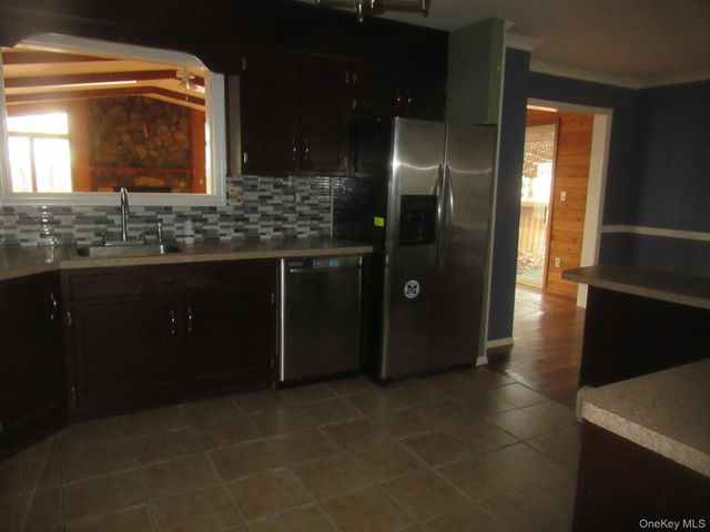 64 Hillside View Road, Mahopac, NY 10541