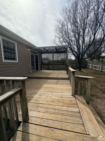 3024 Irene Circle, Manhattan, KS 66502