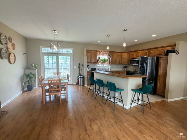 3024 Irene Circle, Manhattan, KS 66502