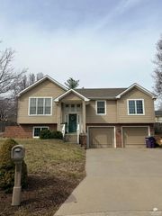 3024 Irene Circle, Manhattan, KS 66502