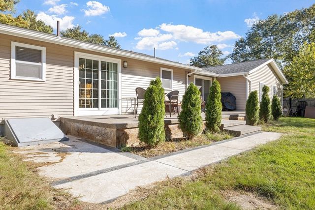 124 Lake St, Bellingham, MA 02019