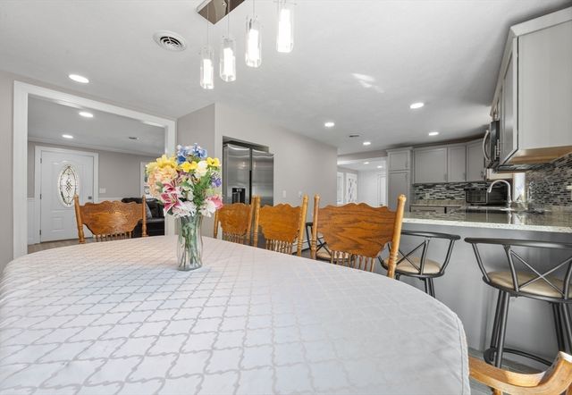 124 Lake St, Bellingham, MA 02019