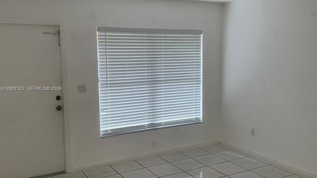2715 W 66th St 13-21, Hialeah, FL 33016