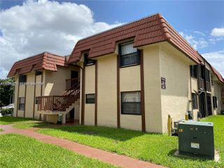 2715 W 66th St 13-21, Hialeah, FL 33016