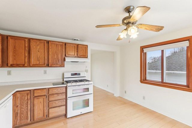 1925 E Van Beck AVENUE, Saint Francis, WI 53235