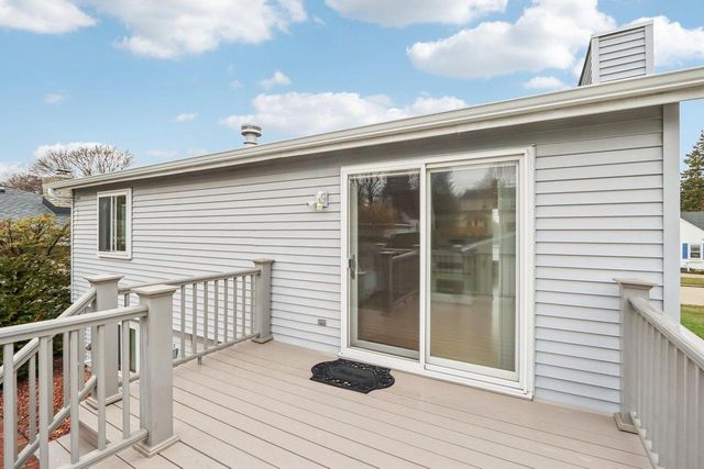 1925 E Van Beck AVENUE, Saint Francis, WI 53235