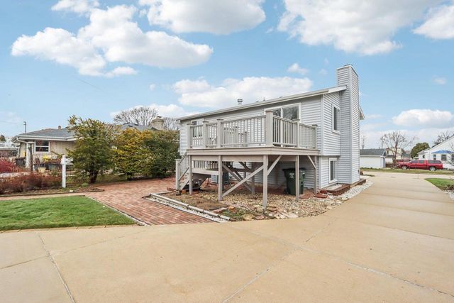1925 E Van Beck AVENUE, Saint Francis, WI 53235