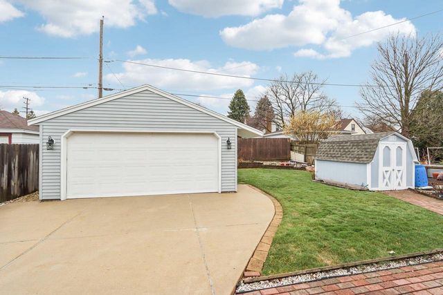 1925 E Van Beck AVENUE, Saint Francis, WI 53235