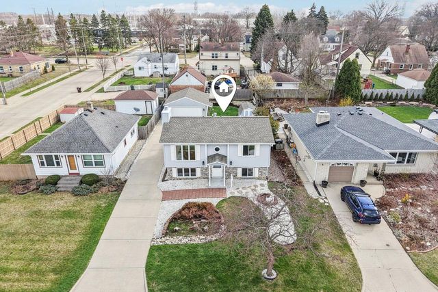 1925 E Van Beck AVENUE, Saint Francis, WI 53235