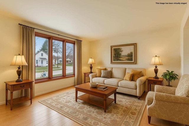 1925 E Van Beck AVENUE, Saint Francis, WI 53235