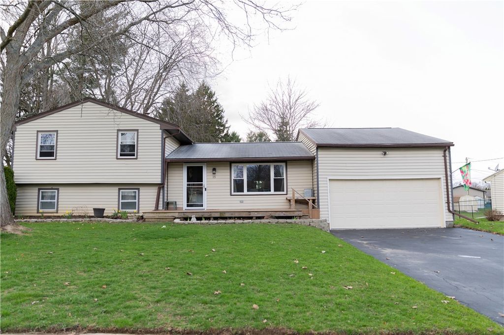 15 Virginia Manor Road, Gates, NY 14606