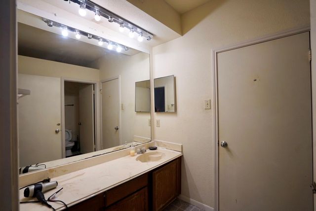 2121 El Paseo Street 2209, Houston, TX 77054