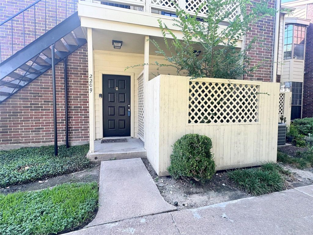 2121 El Paseo Street 2209, Houston, TX 77054