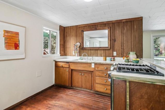 123 Pine Avenue, Felton, CA 95018