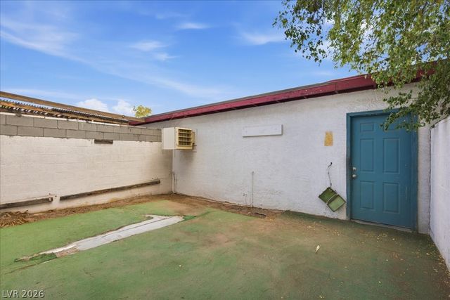 179 Greenbriar Townhouse Way, Las Vegas, NV 89121