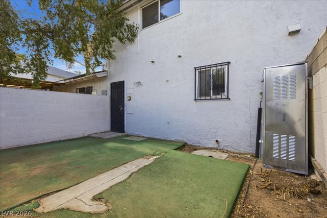 179 Greenbriar Townhouse Way, Las Vegas, NV 89121