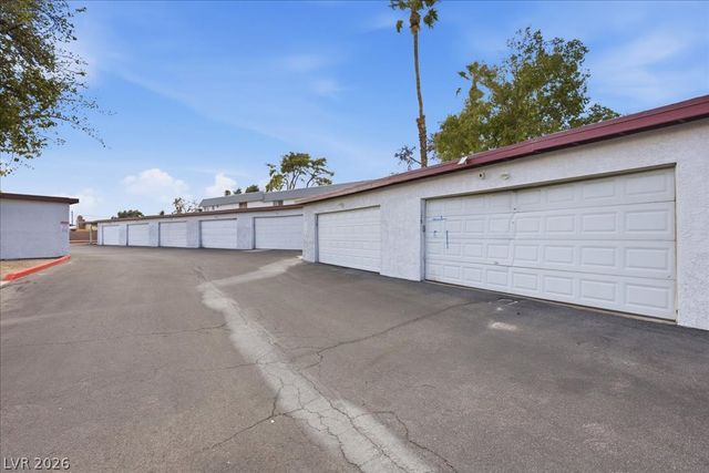 179 Greenbriar Townhouse Way, Las Vegas, NV 89121