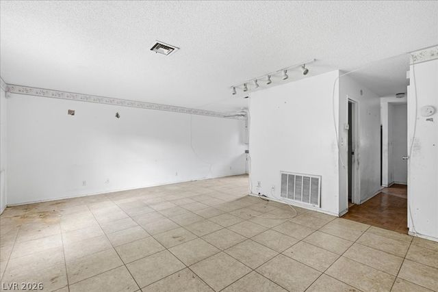 179 Greenbriar Townhouse Way, Las Vegas, NV 89121