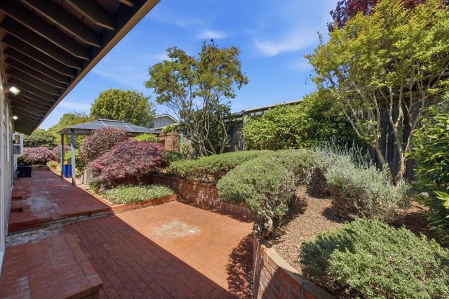2021 Bordeaux Lane, Half Moon Bay, CA 94019