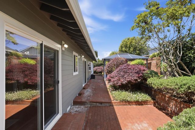 2021 Bordeaux Lane, Half Moon Bay, CA 94019