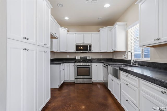 3665 N Irving Street, Kingman, AZ 86409