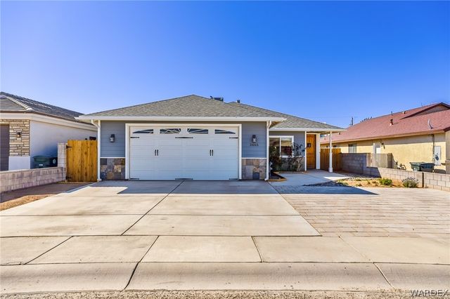 3665 N Irving Street, Kingman, AZ 86409