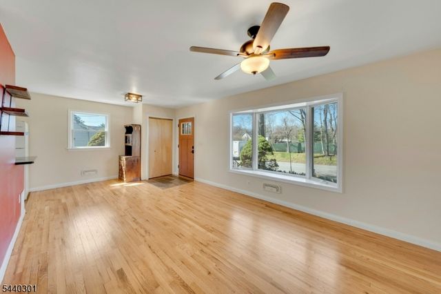 20 Kievit Rd, Wayne Twp., NJ 07470